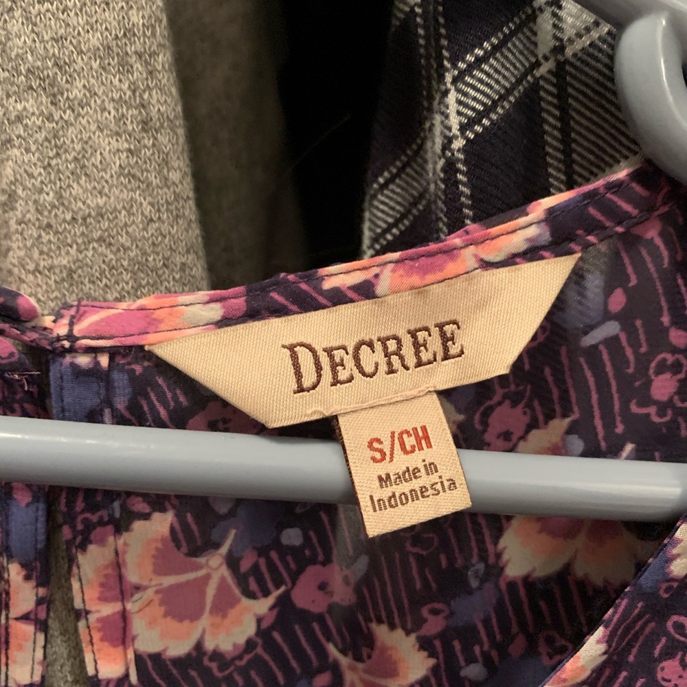 Decree blouse. - Picture 3 of 3